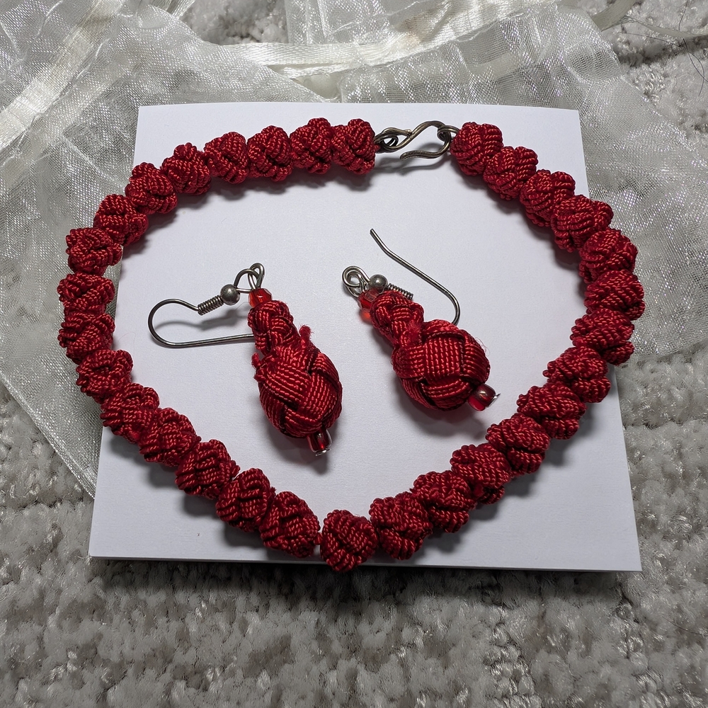 Scarlet Knotted Necklace Set